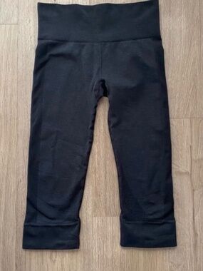 NWOT Lululemon Cropped Gray‎ Leggings